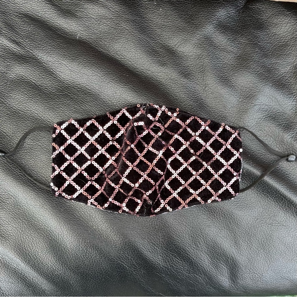 Velvet Sequin Mask in Black and Purplish Pink